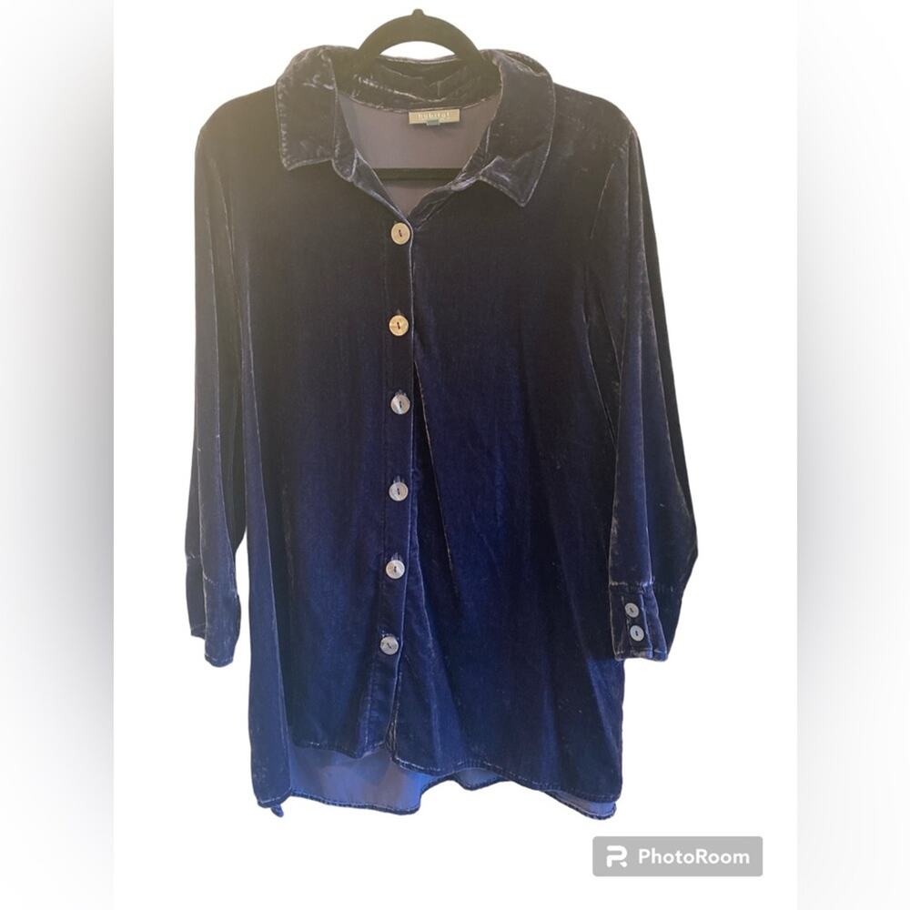Habitat women’s size L button down velvet blouse top